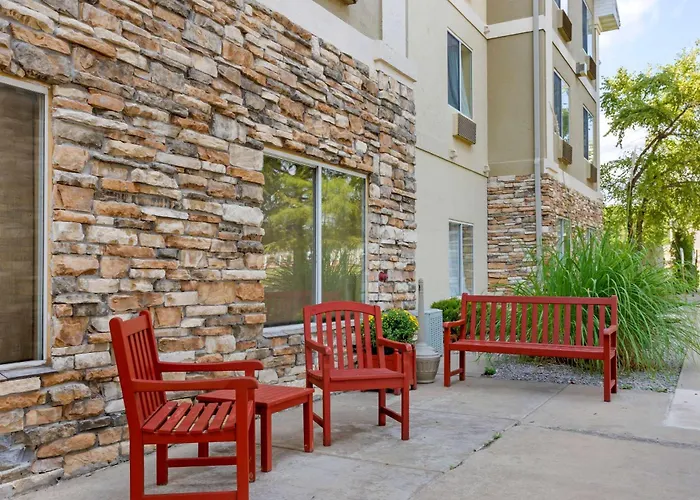 Comfort Inn & Suites Pittsburg Ks