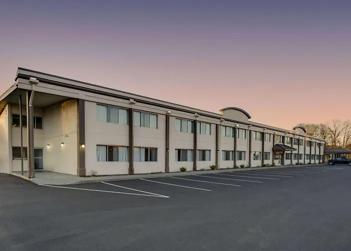 Days Inn By Wyndham Albany Suny