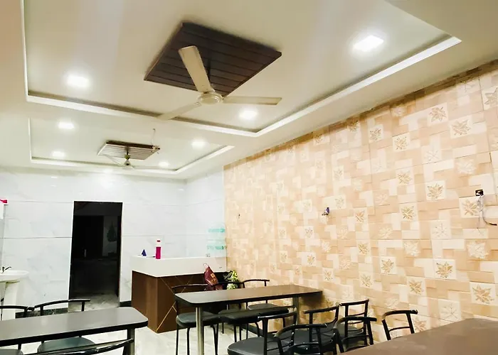 Gyanav Hotel And Restaurant