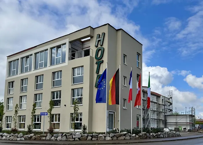 Highway Hotel