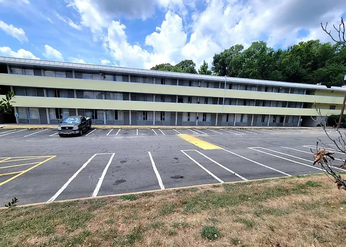 Days Inn By Wyndham Alexandria South
