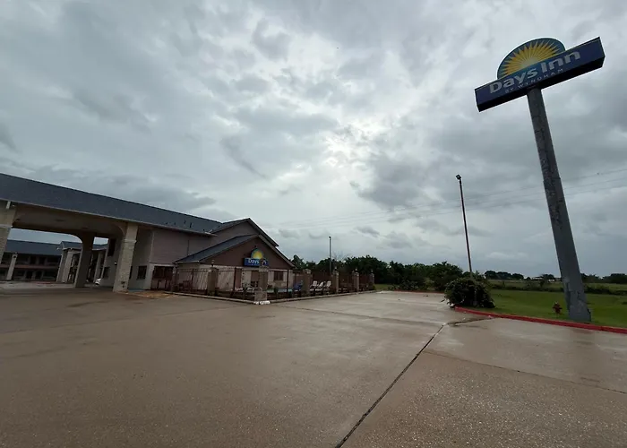 Days Inn By Wyndham Navasota