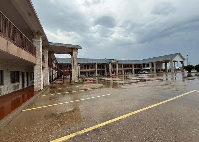 Days Inn By Wyndham Navasota