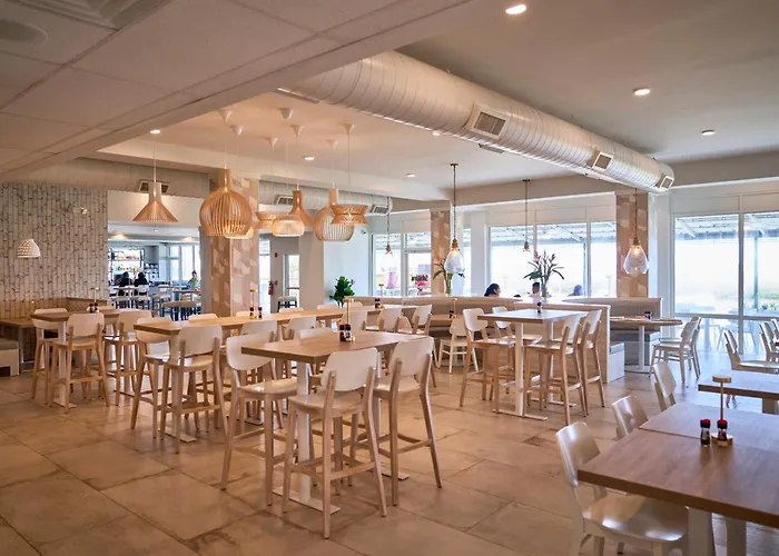 Sand Dunes Resort & Suites