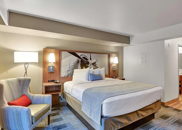 Executive Residency By Best Western Navigator Inn & Suites
