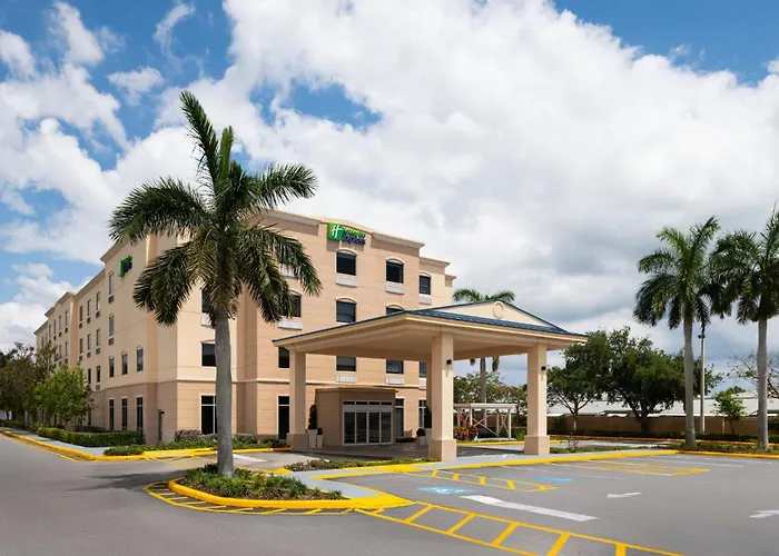 Holiday Inn Express & Suites By Ihg