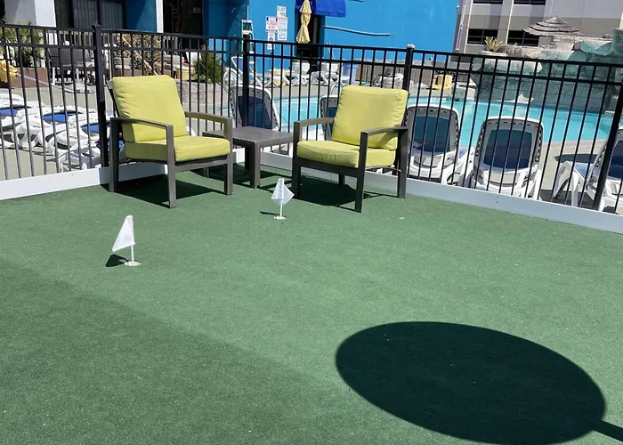 Days Inn By Wyndham At The Beach