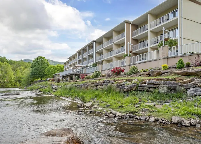 Best Western Plus River Escape Sylva / Dillsboro