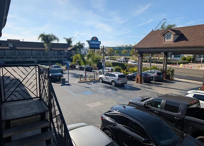 Cabana Inn & Suites