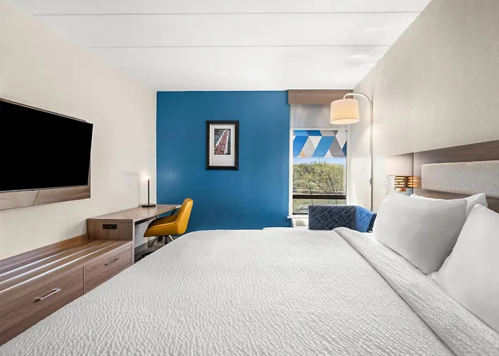 Holiday Inn Express Boston North-Woburn By Ihg