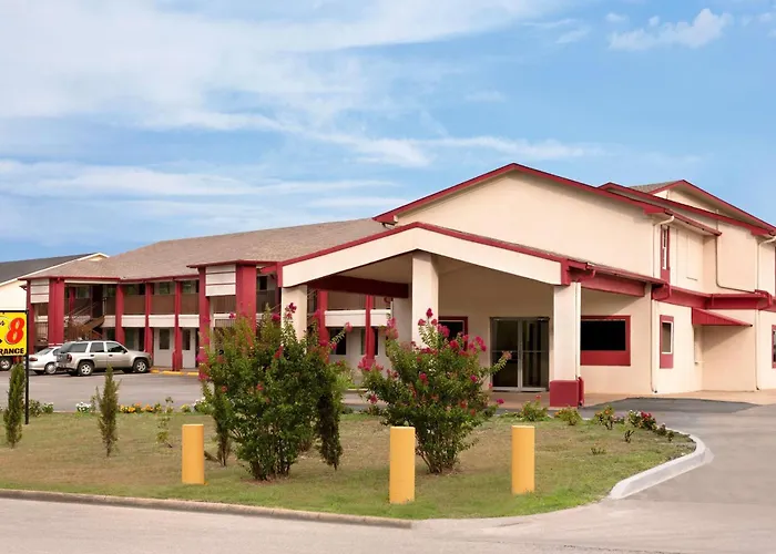 Super 8 By Wyndham Corsicana