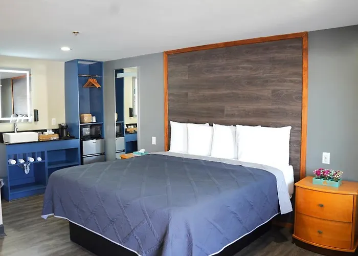 Carrier Motor Lodge