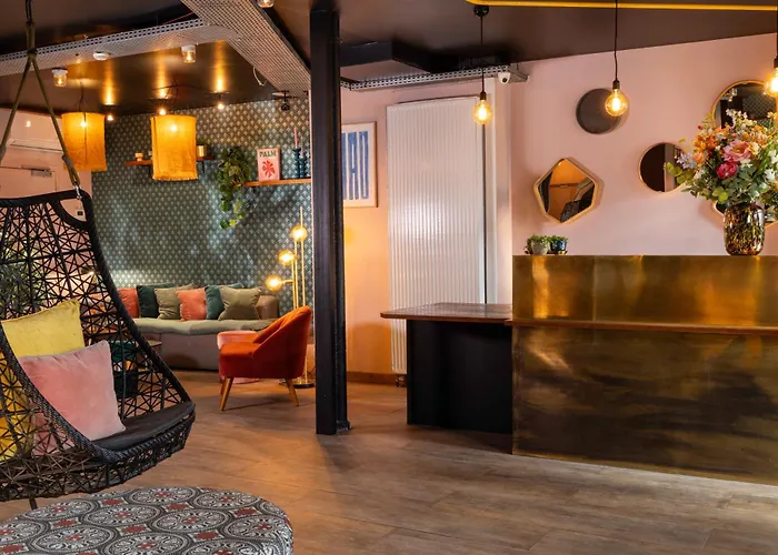 Hotel Maxim Folies