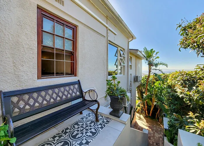Bluegum Hill Guesthouse & Apartments