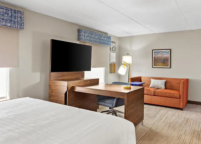 Hampton Inn & Suites