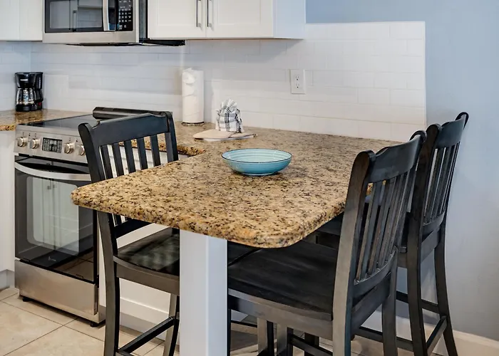 Tropical Beach Resorts - Sarasota Siesta Key