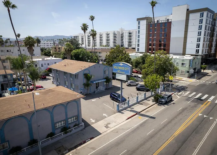Hollywood City Inn