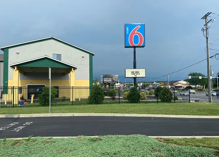 Motel 6 Lancaster