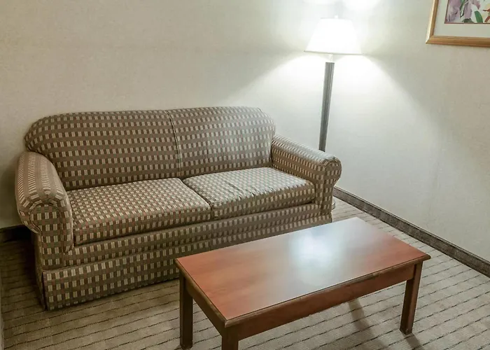 Quality Inn & Suites Grants - I-40