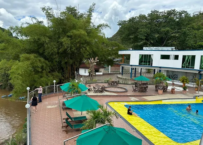 Hotel Cascada Cristalina
