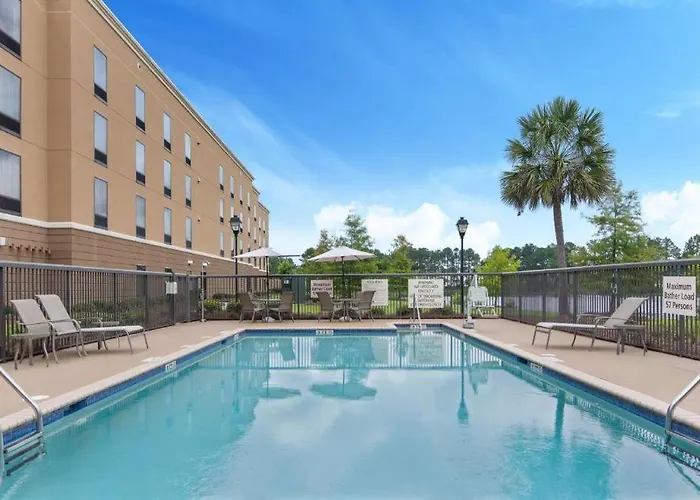 Hampton Inn & Suites -Airport