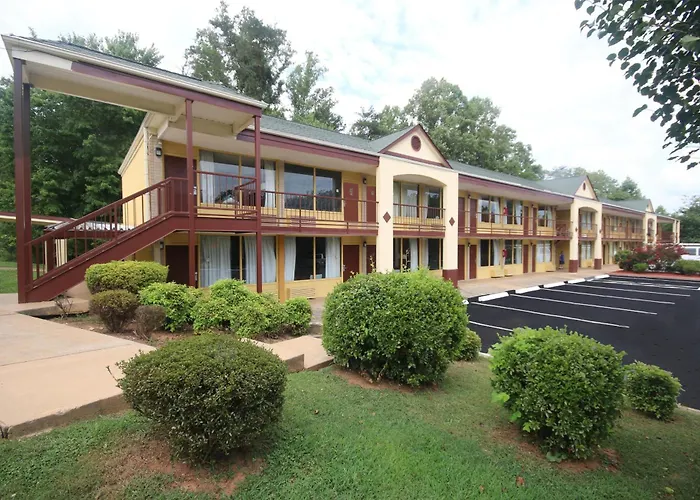 Americas Best Value Inn Pilot Mountain