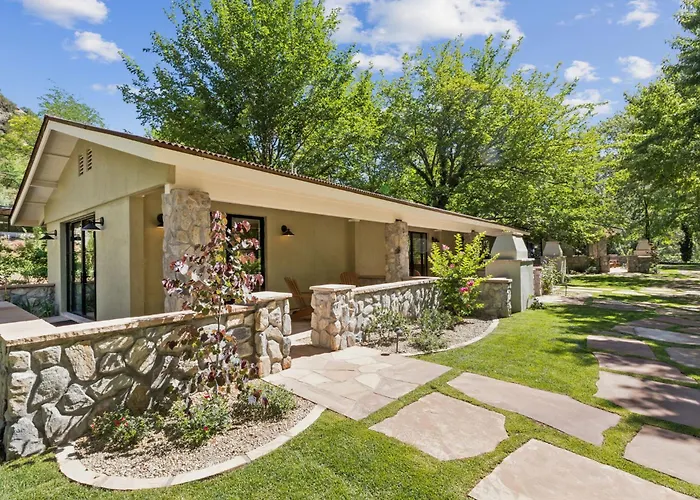 The Joy Sedona - Bed & Breakfast And Luxury Creekside Cabins