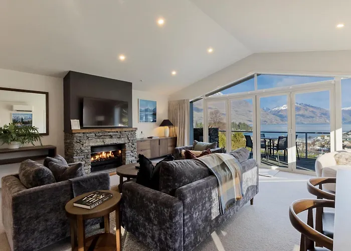 Queenstown House Bed & Breakfast And Apartments