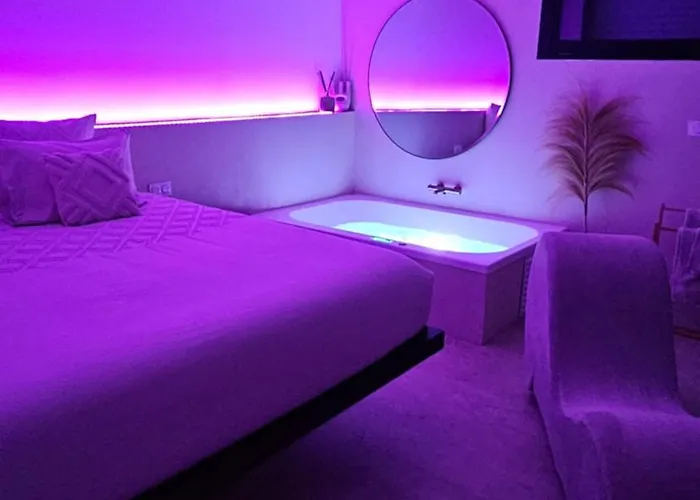 Le Clos des Délices - Love Room - Chambre avec spa, terrasse et parking privatif