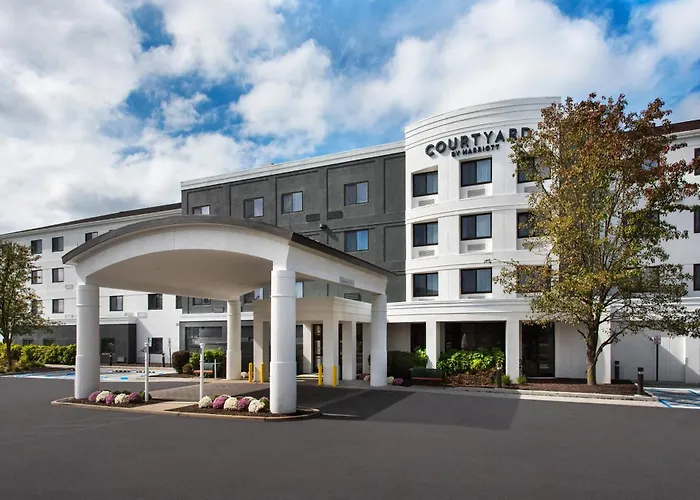 Courtyard By Marriott Goshen