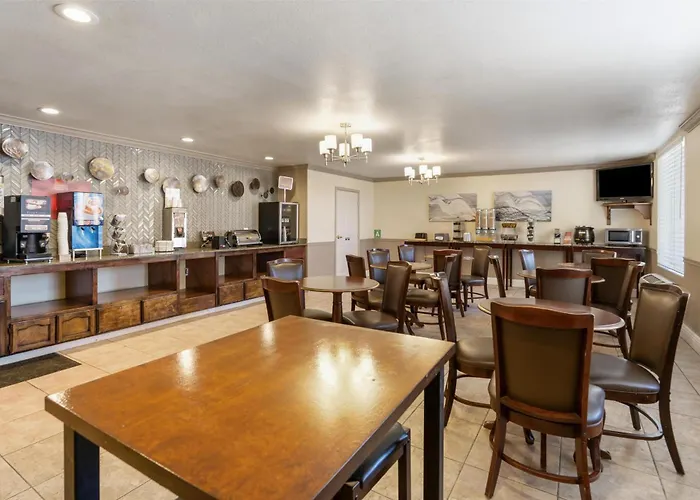 Best Western Plus John Jay Inn & Suites Palmdale