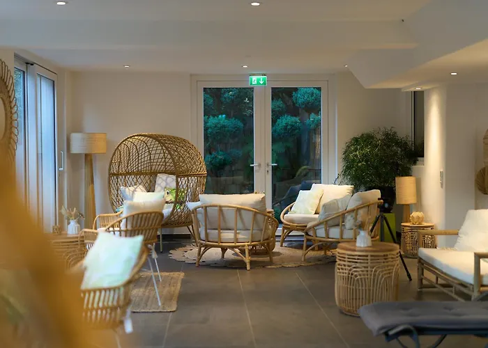 KIRCHERS PARK-HOTEL KAISERSTUHL Garni