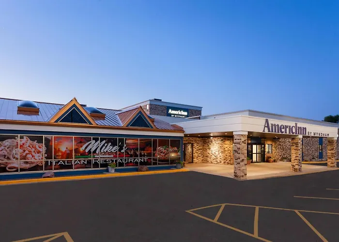 Americinn & Suites By Wyndham Baraboo Event Center