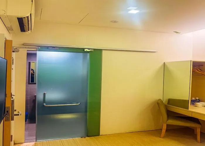 Minimalist Hotel