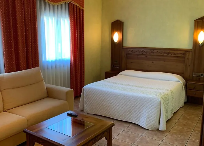 Hotel Restaurant Cal Petit Oliana