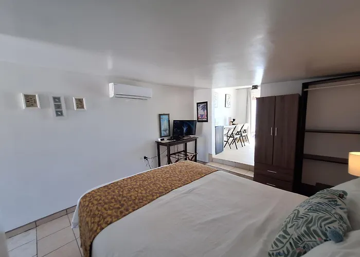 #7 Beach Front Private Room