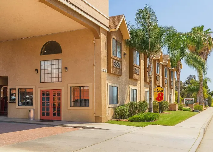 Super 8 By Wyndham South Ca