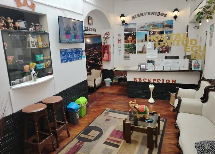 Hostal Latitud Ecuem