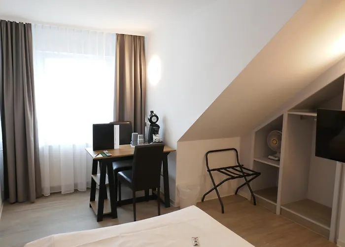 Hotel Bitzer Backnang Zentrum 24h Check In Frühstück zubuchbar gratis Parkplätze