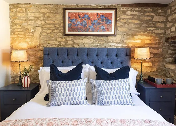 The Sheep On Sheep Street Hotel