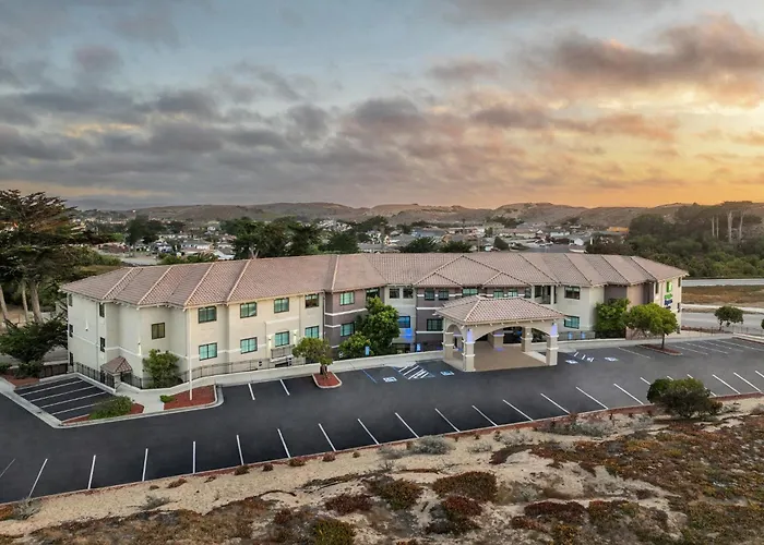 Holiday Inn Express & Suites By Ihg