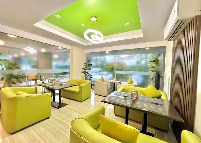88 Courtyard Hotel Pasay
