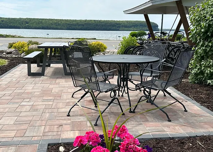 Shores Resort