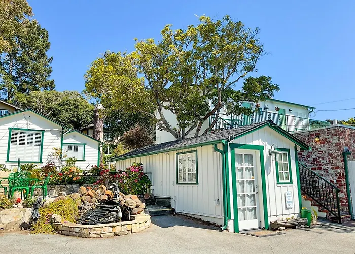 Carmel Green Lantern Inn