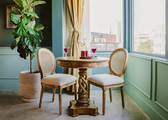 The Frances Modern Inn