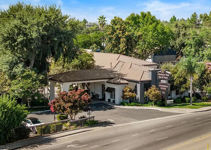 University Park Inn & Suites, An Ascend Collection