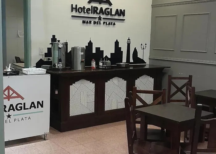 Hotel Raglan