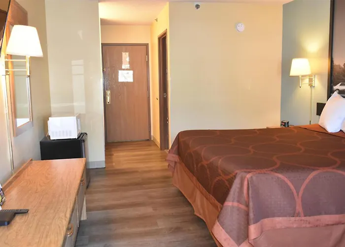 Super 8 By Wyndham Carthage