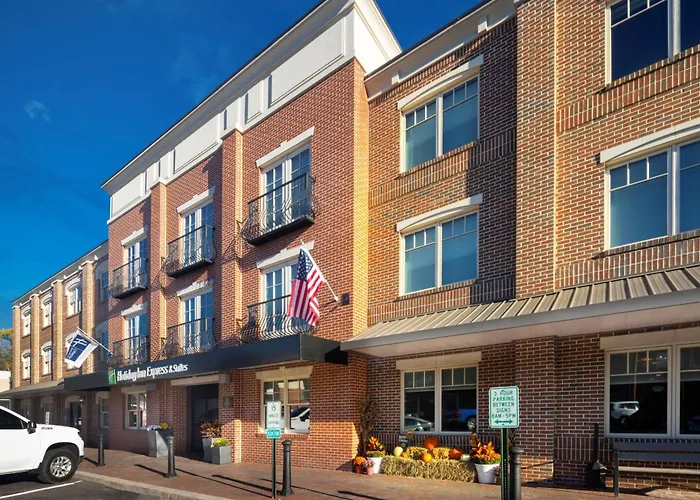 Holiday Inn Express & Suites - Dahlonega - University Area By Ihg
