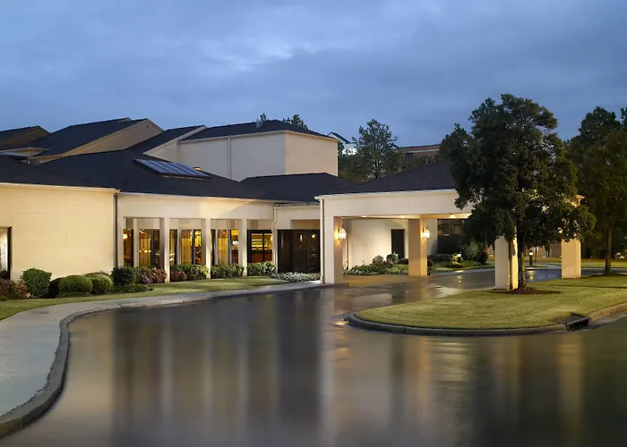 Courtyard By Marriott Memphis East/Park Avenue